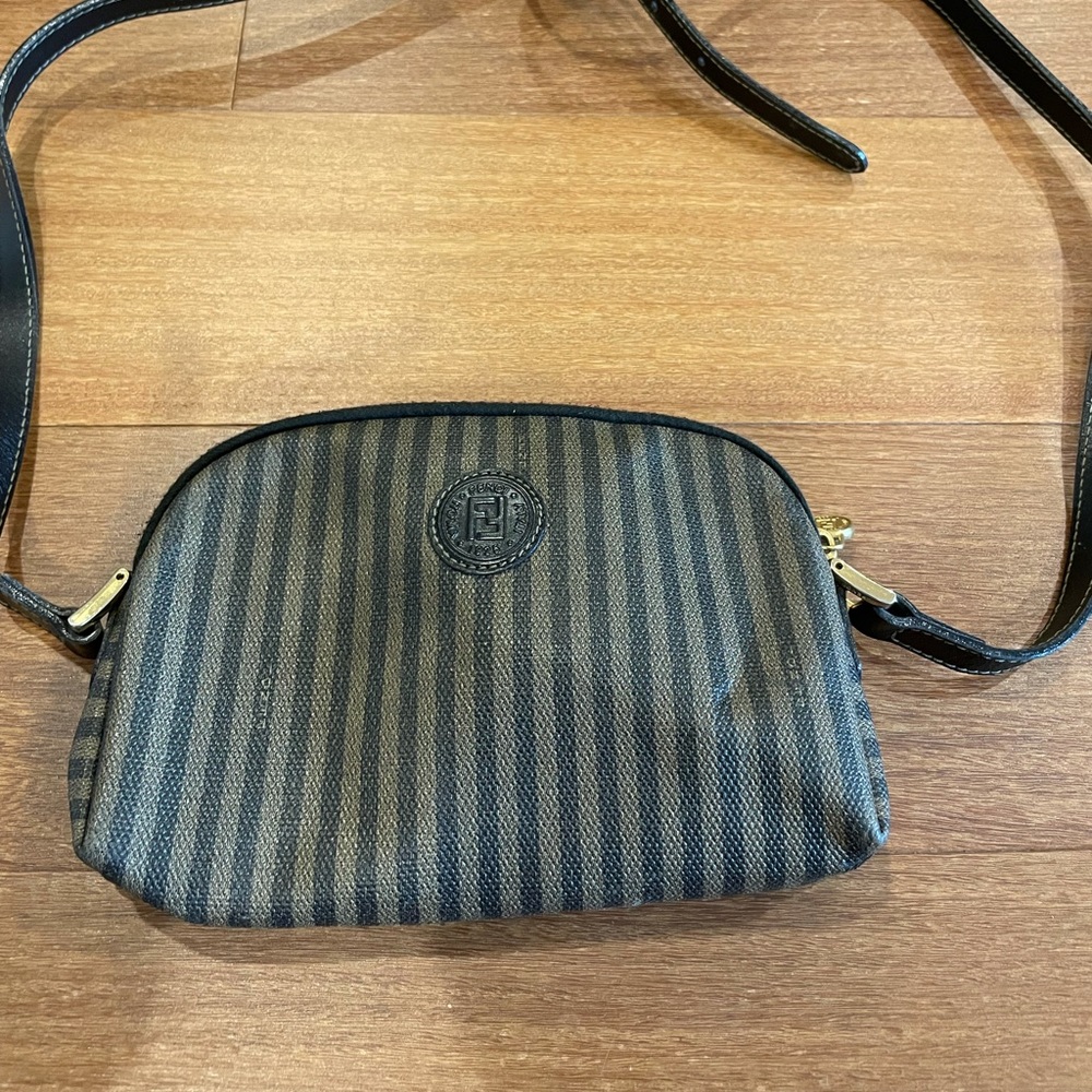 Authentic Vintage Fendi cross body bag - Picture 1 of 2